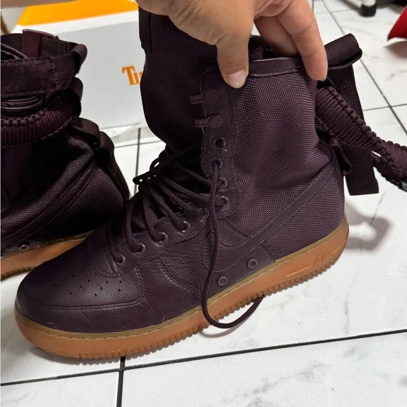 Nike SF Air Force 1 'Deep Burgundy' sneaker. - Picture 3 of 6